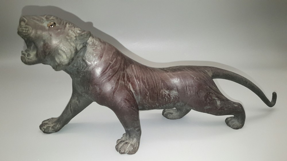 Fine Japanese Meiji (earlt 20thC) Small Bronze Tiger, Tsunemitsu Tsukahara (Joko)