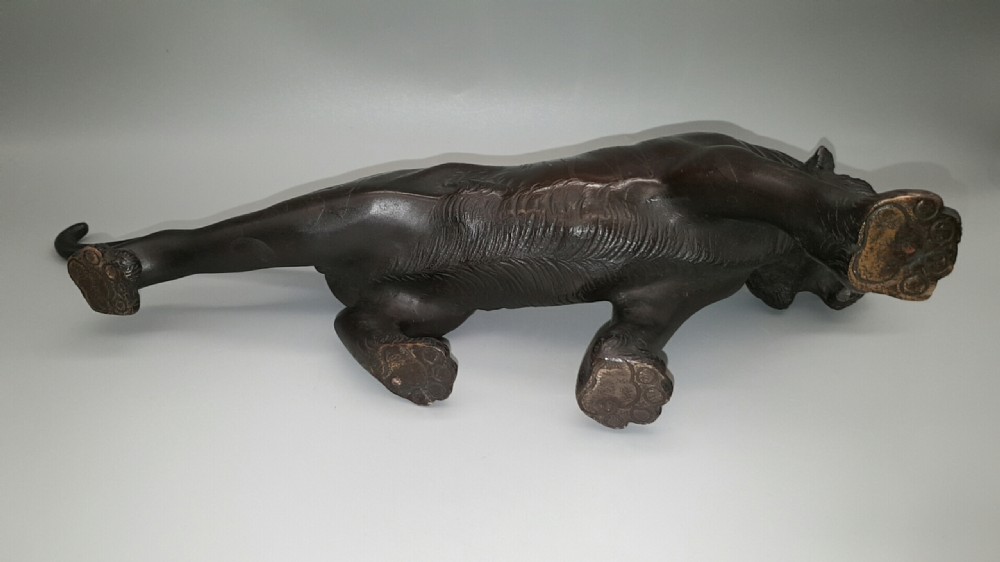 Finely Modelled Japanese Meiji (late 19thC) Bronze Tiger View V