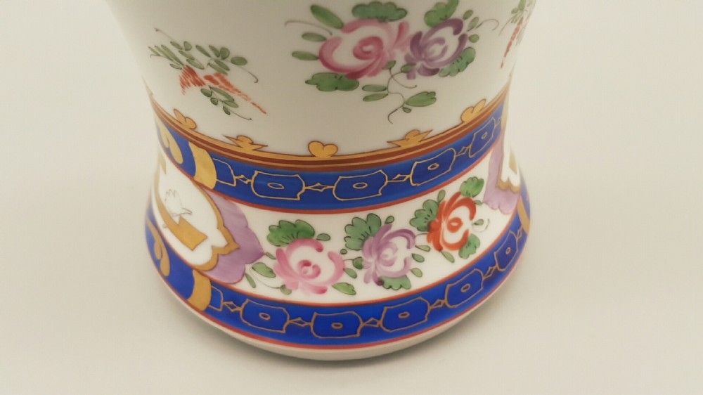 Striking Antique Dresden Armorial Porcelain Urn with Cover, Ca 1850, bearing famous Howard Family Crest View V