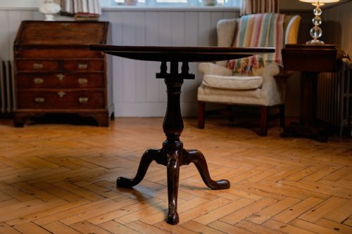 Georgian Wine Table