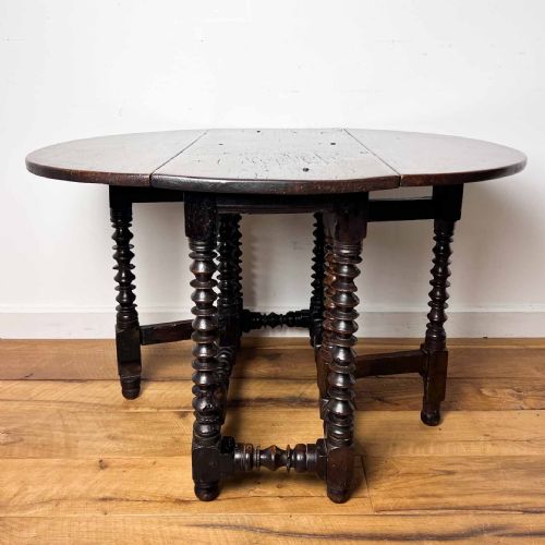 SMALL 17TH CENTURY OAK GATELEG TABLE - ADDITIONAL PHOTO 1