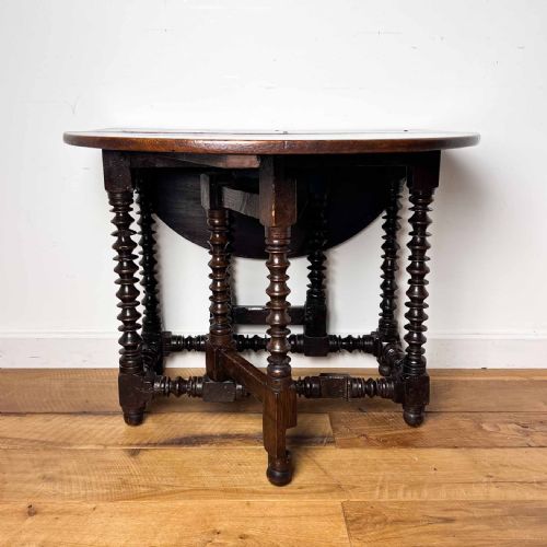 SMALL 17TH CENTURY OAK GATELEG TABLE - ADDITIONAL PHOTO 3
