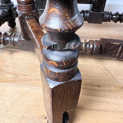 SMALL 17TH CENTURY OAK GATELEG TABLE - ADDITIONAL PHOTO 8