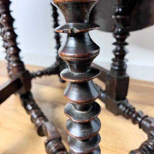 SMALL 17TH CENTURY OAK GATELEG TABLE - ADDITIONAL PHOTO 9
