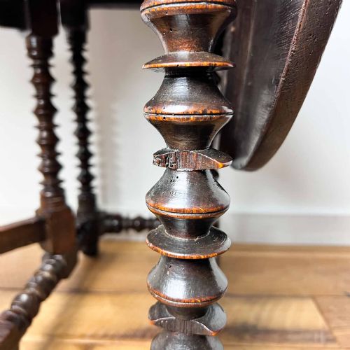 SMALL 17TH CENTURY OAK GATELEG TABLE - ADDITIONAL PHOTO 10
