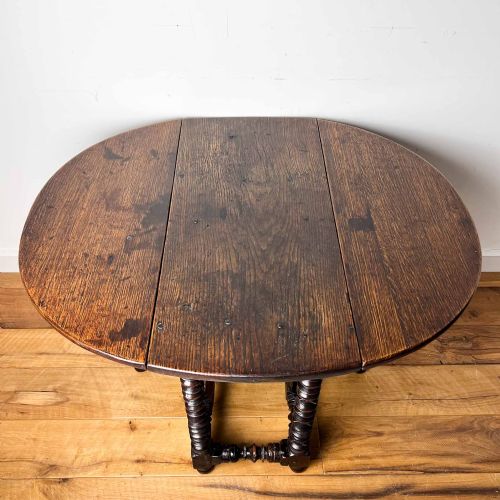 SMALL 17TH CENTURY OAK GATELEG TABLE - ADDITIONAL PHOTO 13