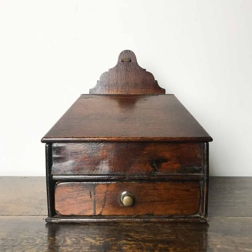 georgian oak hanging salt or candle box - CATEGORY: ANTIQUE BOXES - DATED 18TH CENTURY