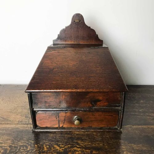 GEORGIAN OAK HANGING SALT OR CANDLE BOX - ADDITIONAL PHOTO 1