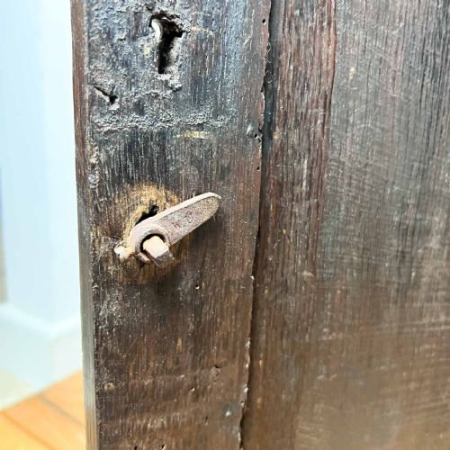 18TH CENTURY OAK WALL CUPBOARD - ADDITIONAL PHOTO 9