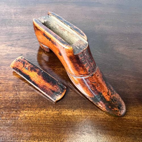 GEORGIAN TREEN SHOE SNUFF BOX - ADDITIONAL PHOTO 11