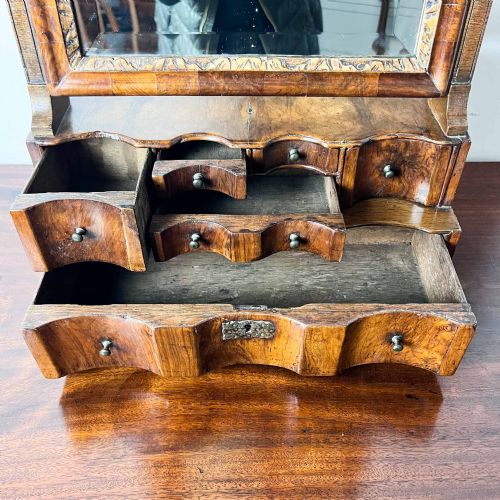 18TH CENTURY WALNUT TOILET MIRROR - ADDITIONAL PHOTO 13