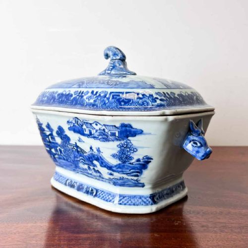 18TH CENTURY CHINESE BLUE AND WHITE TUREEN - ADDITIONAL PHOTO 1