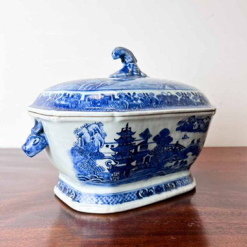 18TH CENTURY CHINESE BLUE AND WHITE TUREEN - ADDITIONAL PHOTO 2