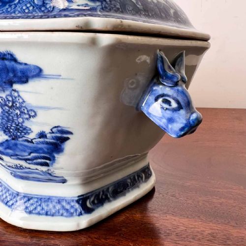 18TH CENTURY CHINESE BLUE AND WHITE TUREEN - ADDITIONAL PHOTO 3
