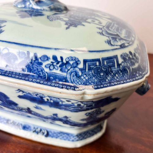 18TH CENTURY CHINESE BLUE AND WHITE TUREEN - ADDITIONAL PHOTO 7
