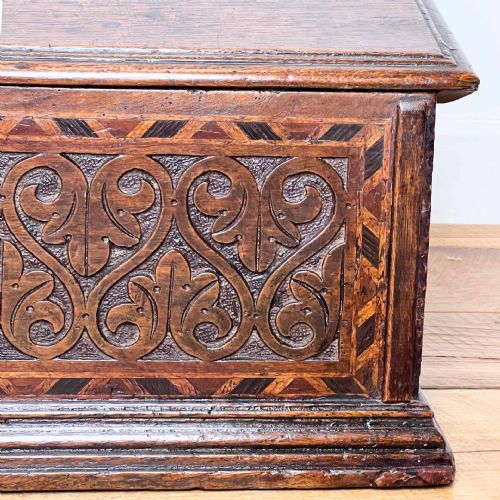 18TH CENTURY CARVED OAK DESK BOX WITH HOLLY AND BOG OAK INLAY - ADDITIONAL PHOTO 6
