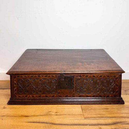 18TH CENTURY CARVED OAK DESK BOX WITH HOLLY AND BOG OAK INLAY - ADDITIONAL PHOTO 18