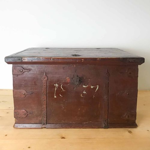 ANTIQUE SCANDINAVIAN PAINTED PINE BOX DATED 1837 - ADDITIONAL PHOTO 1