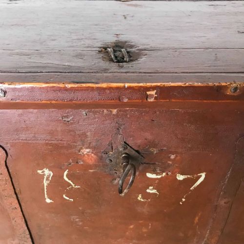 ANTIQUE SCANDINAVIAN PAINTED PINE BOX DATED 1837 - ADDITIONAL PHOTO 2