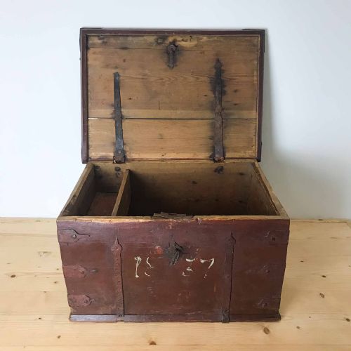 ANTIQUE SCANDINAVIAN PAINTED PINE BOX DATED 1837 - ADDITIONAL PHOTO 8