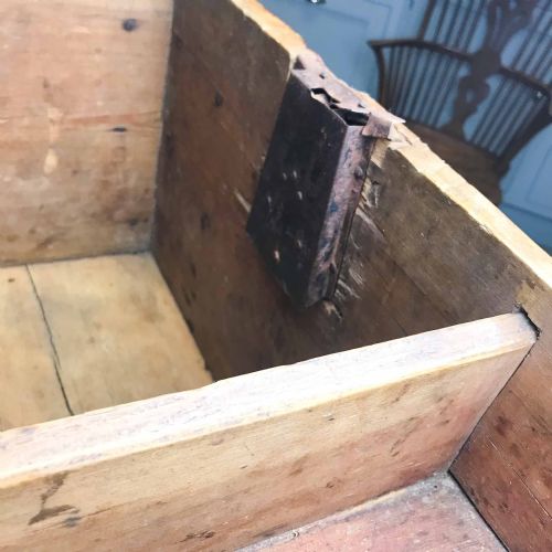 ANTIQUE SCANDINAVIAN PAINTED PINE BOX DATED 1837 - ADDITIONAL PHOTO 9