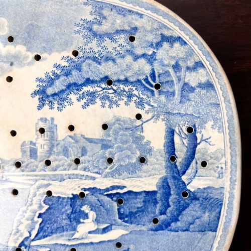 ANTIQUE BLUE AND WHITE ITALIAN PATTERN TRANSFER PRINT MEAT DRAINER - ADDITIONAL PHOTO 1