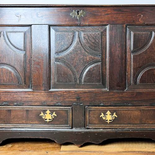 LARGE 18TH CENTURY OAK MULE CHEST - ADDITIONAL PHOTO 1