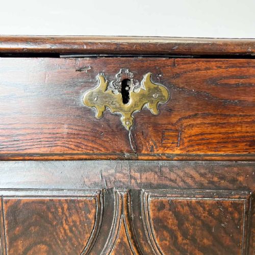 LARGE 18TH CENTURY OAK MULE CHEST - ADDITIONAL PHOTO 5