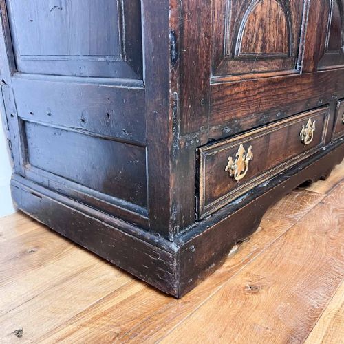 LARGE 18TH CENTURY OAK MULE CHEST - ADDITIONAL PHOTO 8