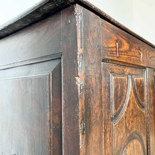 LARGE 18TH CENTURY OAK MULE CHEST - ADDITIONAL PHOTO 9