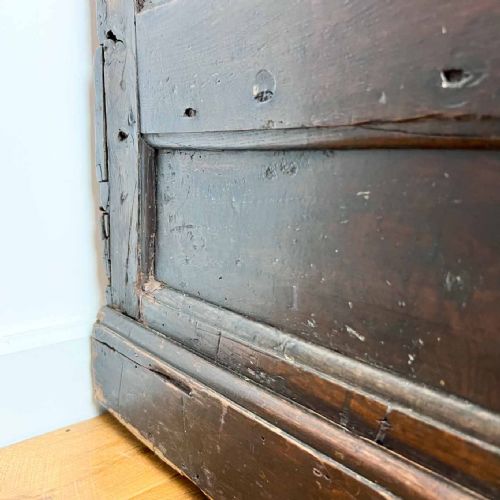 LARGE 18TH CENTURY OAK MULE CHEST - ADDITIONAL PHOTO 10