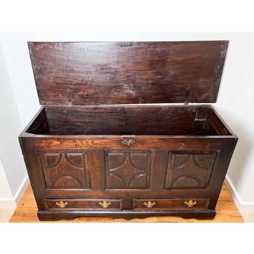 LARGE 18TH CENTURY OAK MULE CHEST - ADDITIONAL PHOTO 17