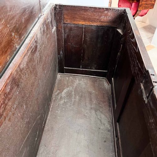 LARGE 18TH CENTURY OAK MULE CHEST - ADDITIONAL PHOTO 20