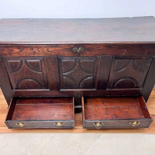 LARGE 18TH CENTURY OAK MULE CHEST - ADDITIONAL PHOTO 25
