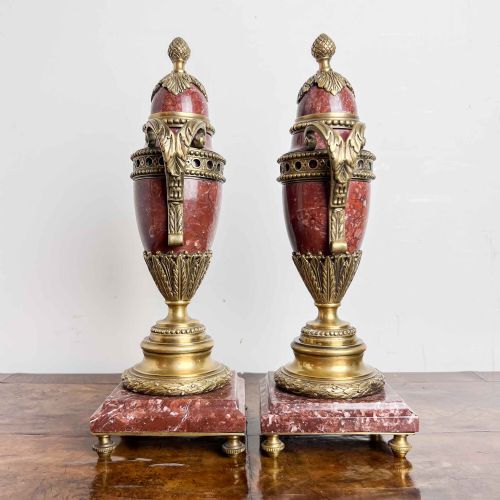 A PAIR OF FRENCH ROUGE MARBLE AND GILT BRONZE CASSOLETTES - ADDITIONAL PHOTO 3