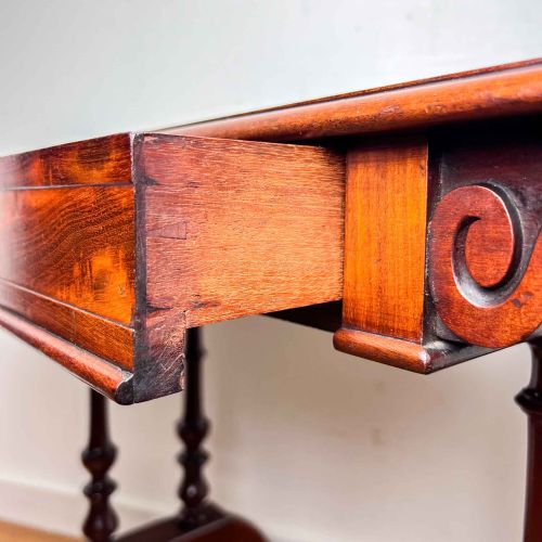 VICTORIAN MAHOGANY LADIES WRITING DESK WITH LEATHER TOP AND INK WELL - ADDITIONAL PHOTO 10