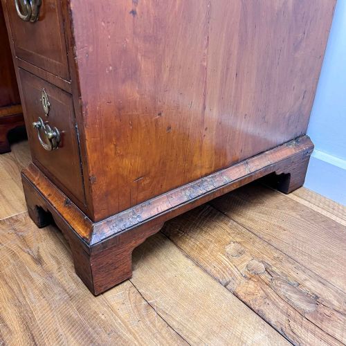 GEORGE II YEW VENEERED FEATHERBANDED KNEEHOLE DESK - ADDITIONAL PHOTO 28