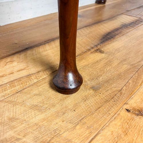 GEORGIAN WALNUT FEATHERBANDED LOWBOY WITH QUARTER VENEERED TOP - ADDITIONAL PHOTO 9