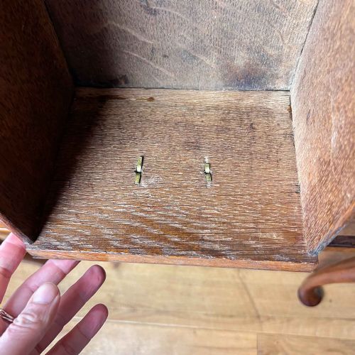 GEORGIAN WALNUT FEATHERBANDED LOWBOY WITH QUARTER VENEERED TOP - ADDITIONAL PHOTO 12