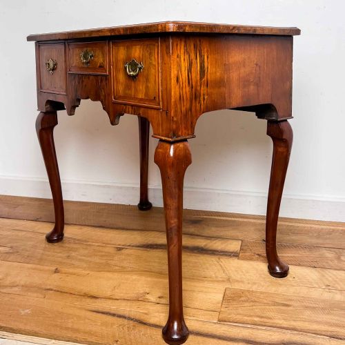 GEORGIAN WALNUT FEATHERBANDED LOWBOY WITH QUARTER VENEERED TOP - ADDITIONAL PHOTO 15