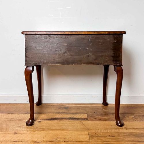 GEORGIAN WALNUT FEATHERBANDED LOWBOY WITH QUARTER VENEERED TOP - ADDITIONAL PHOTO 17