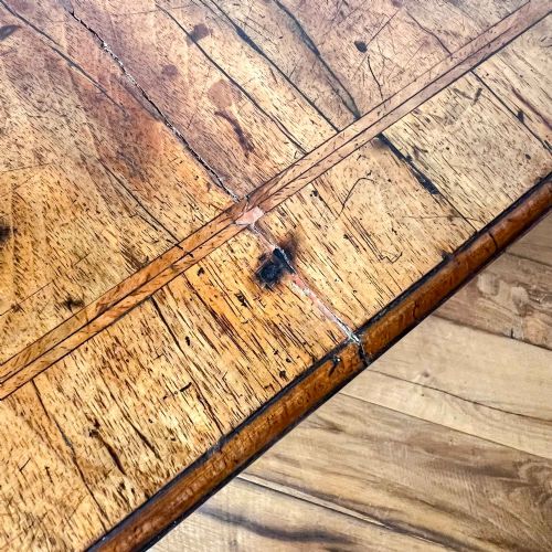 GEORGIAN WALNUT FEATHERBANDED LOWBOY WITH QUARTER VENEERED TOP - ADDITIONAL PHOTO 18