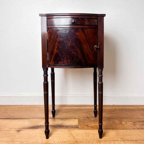 ANTIQUE MAHOGANY BOW FRONT BEDSIDE CABINET - ADDITIONAL PHOTO 2