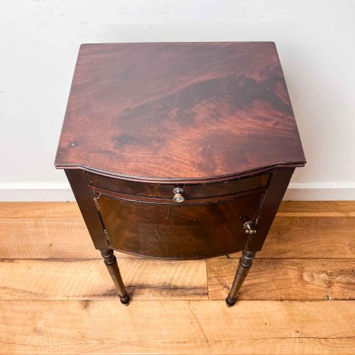 ANTIQUE MAHOGANY BOW FRONT BEDSIDE CABINET - ADDITIONAL PHOTO 3