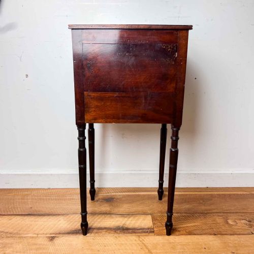 ANTIQUE MAHOGANY BOW FRONT BEDSIDE CABINET - ADDITIONAL PHOTO 12