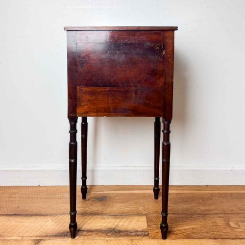 ANTIQUE MAHOGANY BOW FRONT BEDSIDE CABINET - ADDITIONAL PHOTO 13