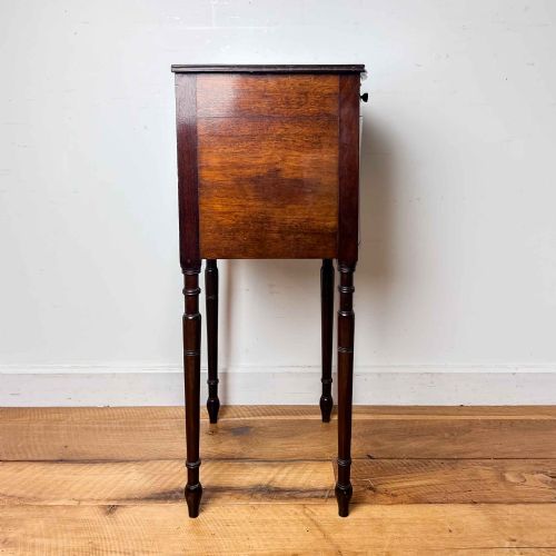 ANTIQUE MAHOGANY BOW FRONT BEDSIDE CABINET - ADDITIONAL PHOTO 14