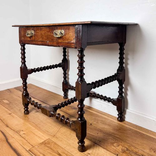EARLY 18TH CENTURY OAK SIDE TABLE - ADDITIONAL PHOTO 2