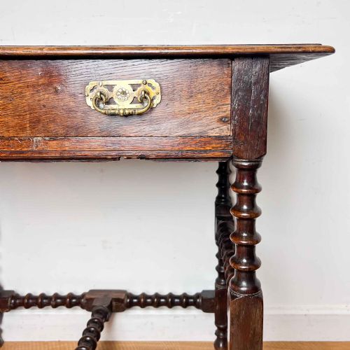 EARLY 18TH CENTURY OAK SIDE TABLE - ADDITIONAL PHOTO 3