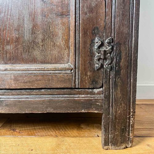 17TH CENTURY OAK DUODARN CUPBOARD - ADDITIONAL PHOTO 5
